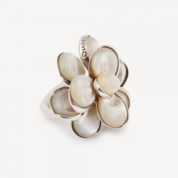 Bague Camélia Chanel d'occasion authentifiée - collection Camélia Chanel