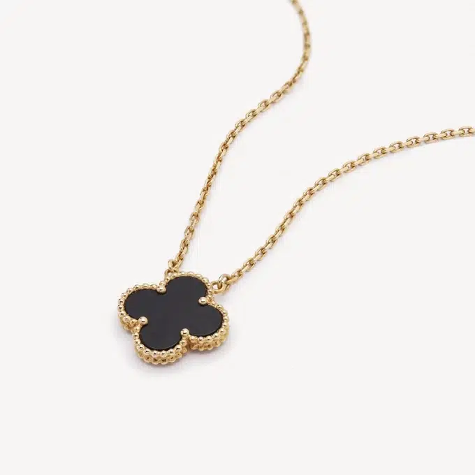Bijou de seconde main : Pendentif Vintage Alhambra Van Cleef & Arpels - Authentifiée avec Certificat d'expertise