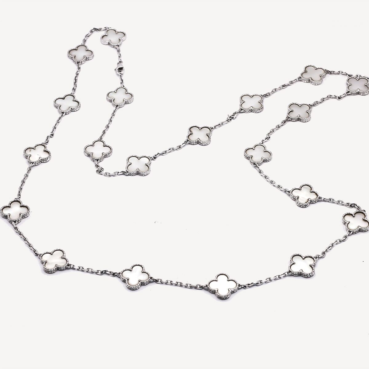 Sautoir Alhambra Van Cleef & Arpels d'occasion authentifié