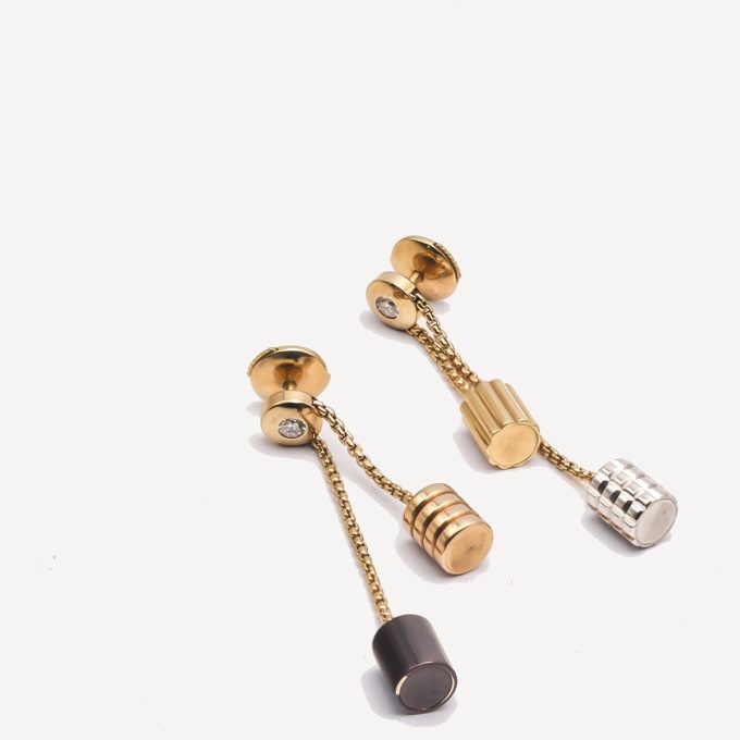 Quatre Earrings. Second-hand women's jewellery signed BOUCHERON in 18-carat gold and diamonds.