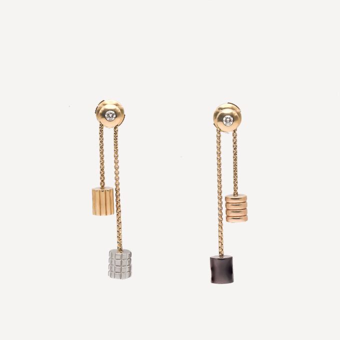 Quatre Earrings. Second-hand women's jewellery signed BOUCHERON in 18-carat gold and diamonds.