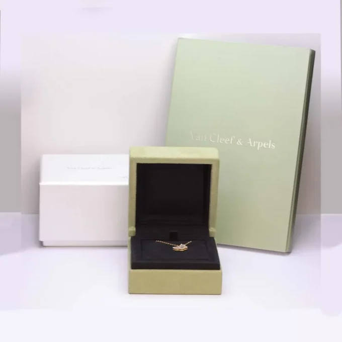 Authenticated pre-owned Van Cleef & Arpels Alhambra pendant