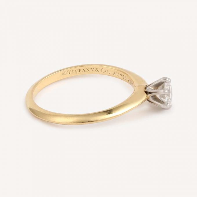 Solitaire Tiffany Setting by Tiffany & Co authenticated pre-owned - Second hand engagement ring