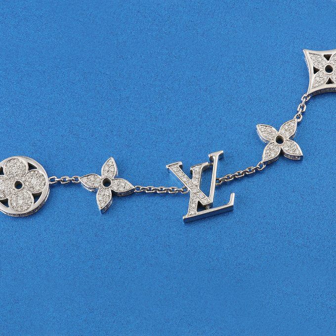 Second hand Louis Vuitton Monogram Idylle Blossom bracelet : Authenticated jewel - 18 karat gold bracelet