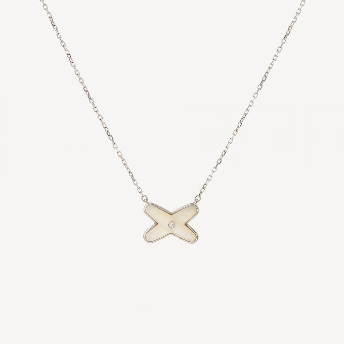 Pendentif Jeux de Liens Chaumet d'occasion : Bijou authentifié - Jeux de liens histoire