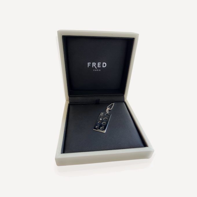 Calibre Diamants Fred pendant : Authenticated jewel