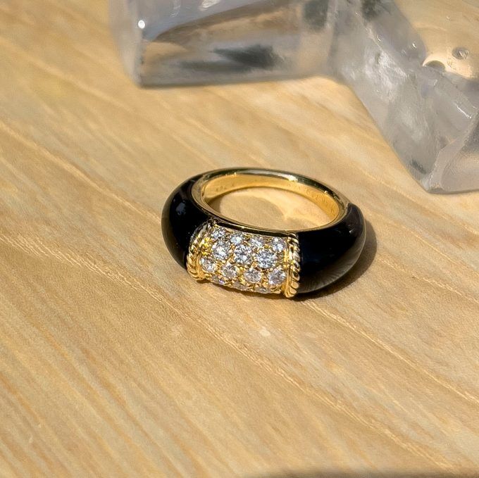 Pre-owned Philippine Van Cleef & Arpels ring: Authenticated Jewel