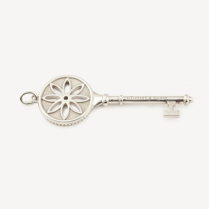Tiffany & Co Marguerite Key pendant : Authenticated jewel