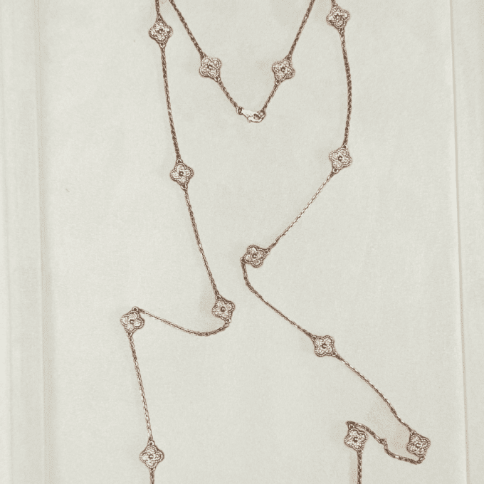 Long necklace Sweet Alhambra 16 Motifs Van Cleef & Arpels second hand: Authentic jewel