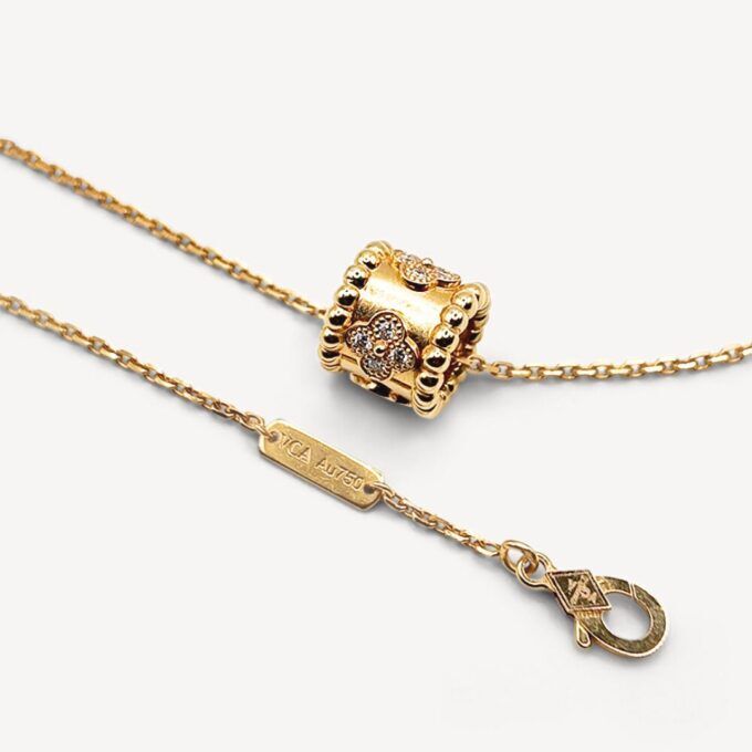 Pendentif Perlée trèfles Van Cleef & Arpels d'occasion : Bijou authentifié