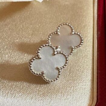 Boucles d'oreilles Vintage Alhambra Van Cleef & Arpels d'occasion : Bijou authentifié