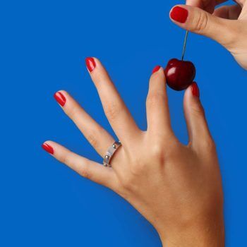 Second-hand Louis Vuitton ring worn by hand