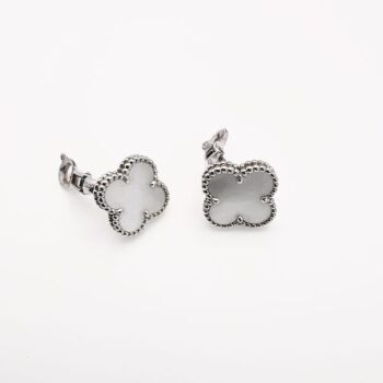 Boucles d'oreilles Vintage Alhambra Van Cleef & Arpels d'occasion : Bijou authentifié